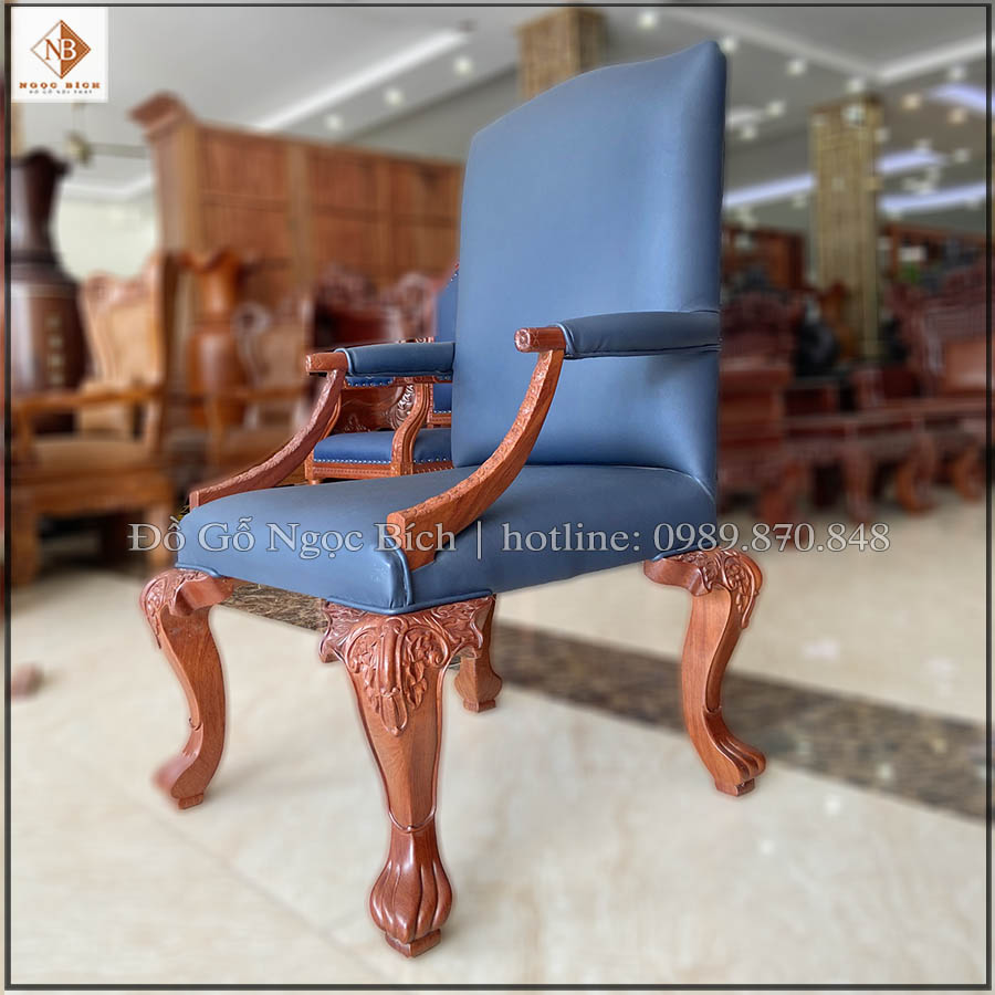 Ghế được làm từ chất liệu gỗ gõ đỏ , chất liệu gỗ tự nhiên quý 